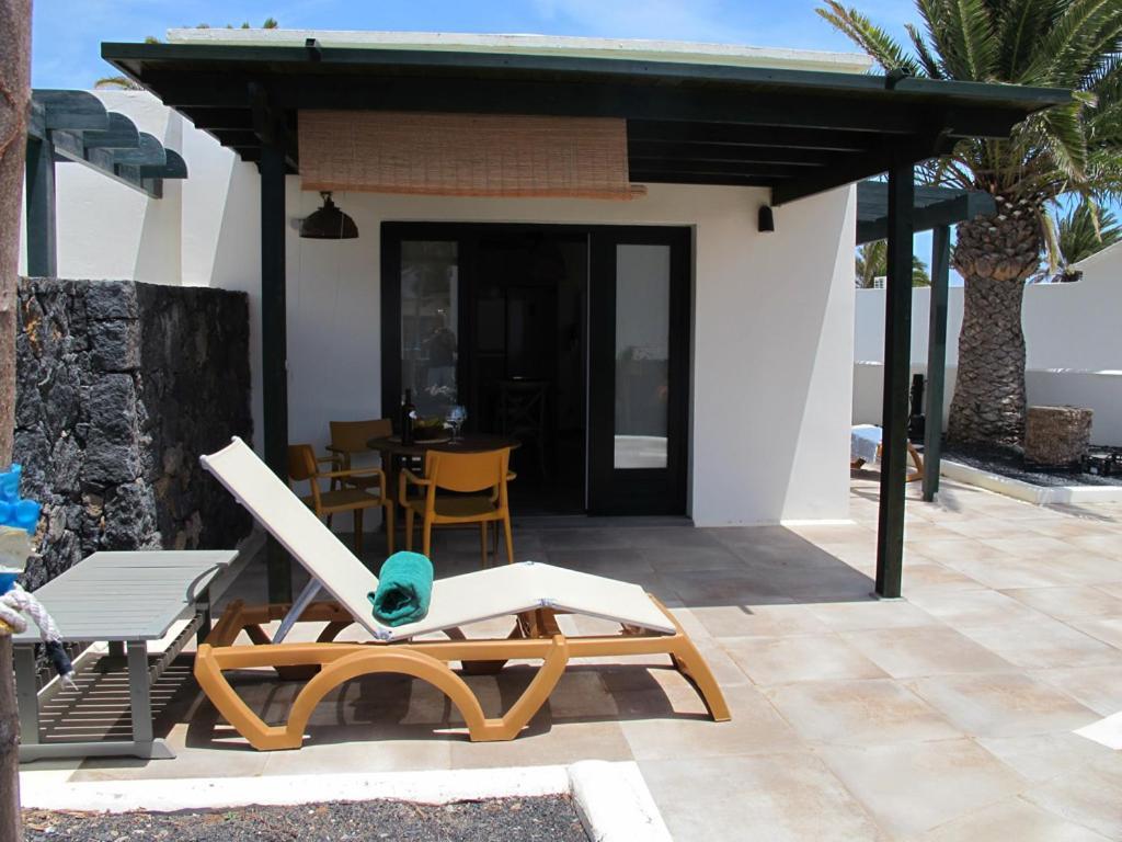 Bungalow Goa Pool View, Playa Roca Residence Sea Front Access - Free Ac - Wifi Коста-Тегісе Екстер'єр фото