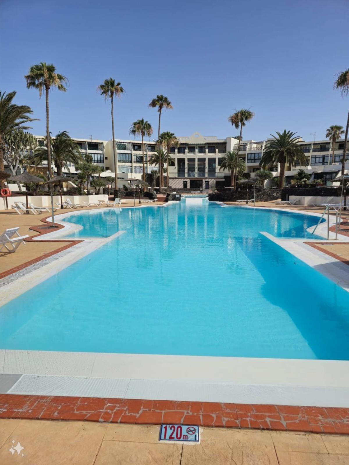 Bungalow Goa Pool View, Playa Roca Residence Sea Front Access - Free Ac - Wifi Коста-Тегісе Екстер'єр фото
